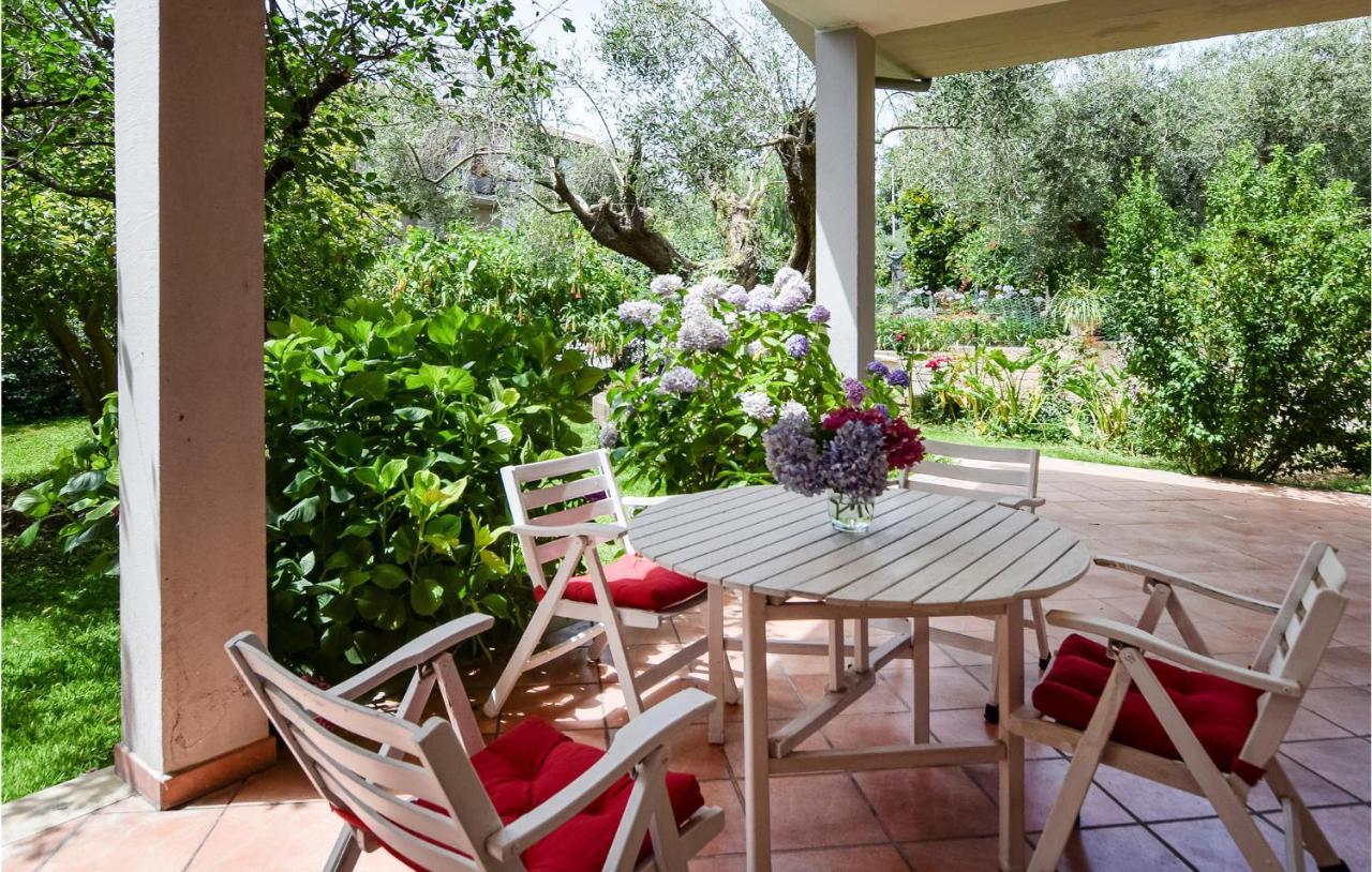 Cozy Home In Anguillara Sabazia With Kitchenette Екстериор снимка