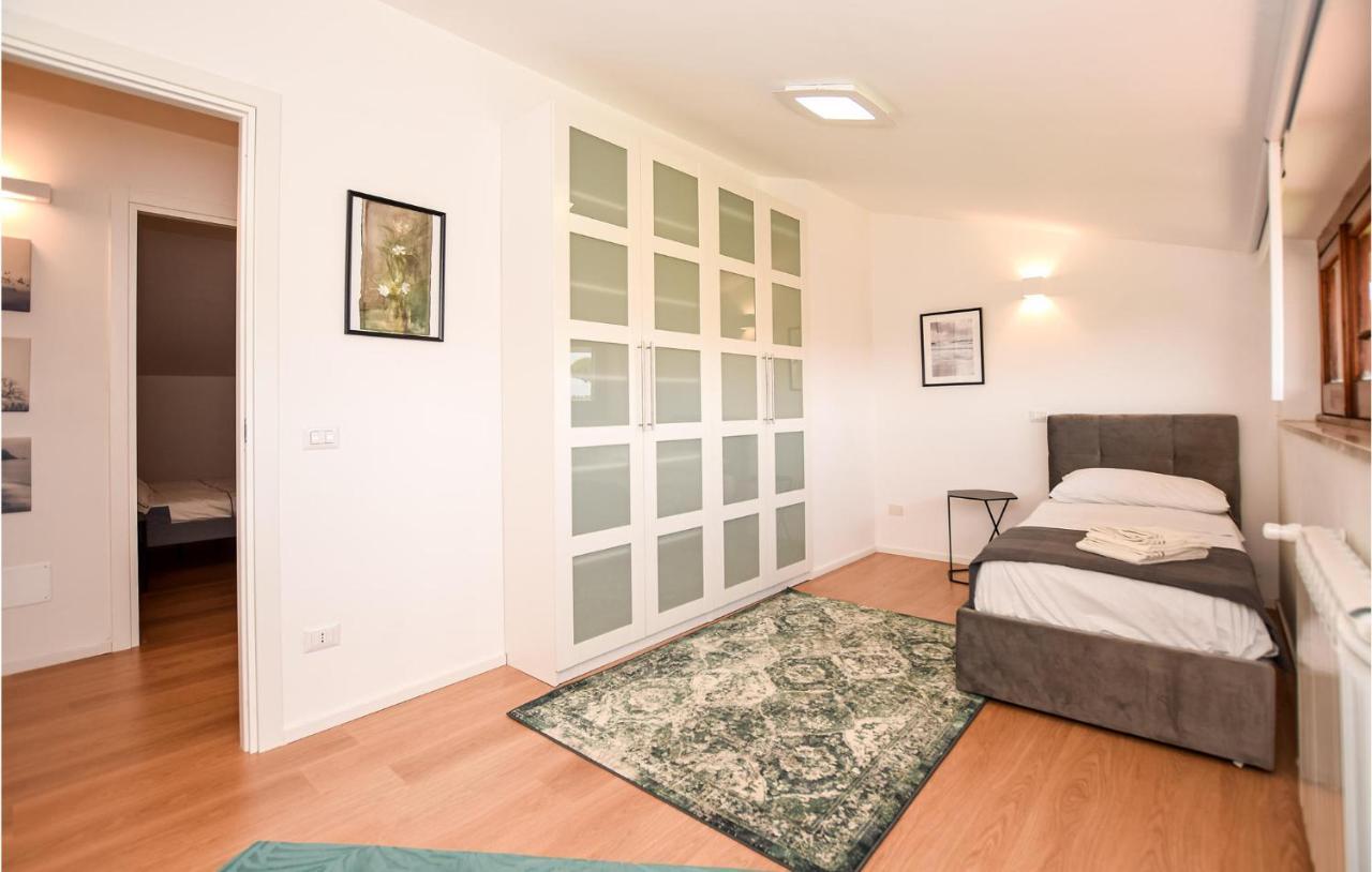 Cozy Home In Anguillara Sabazia With Kitchenette Екстериор снимка