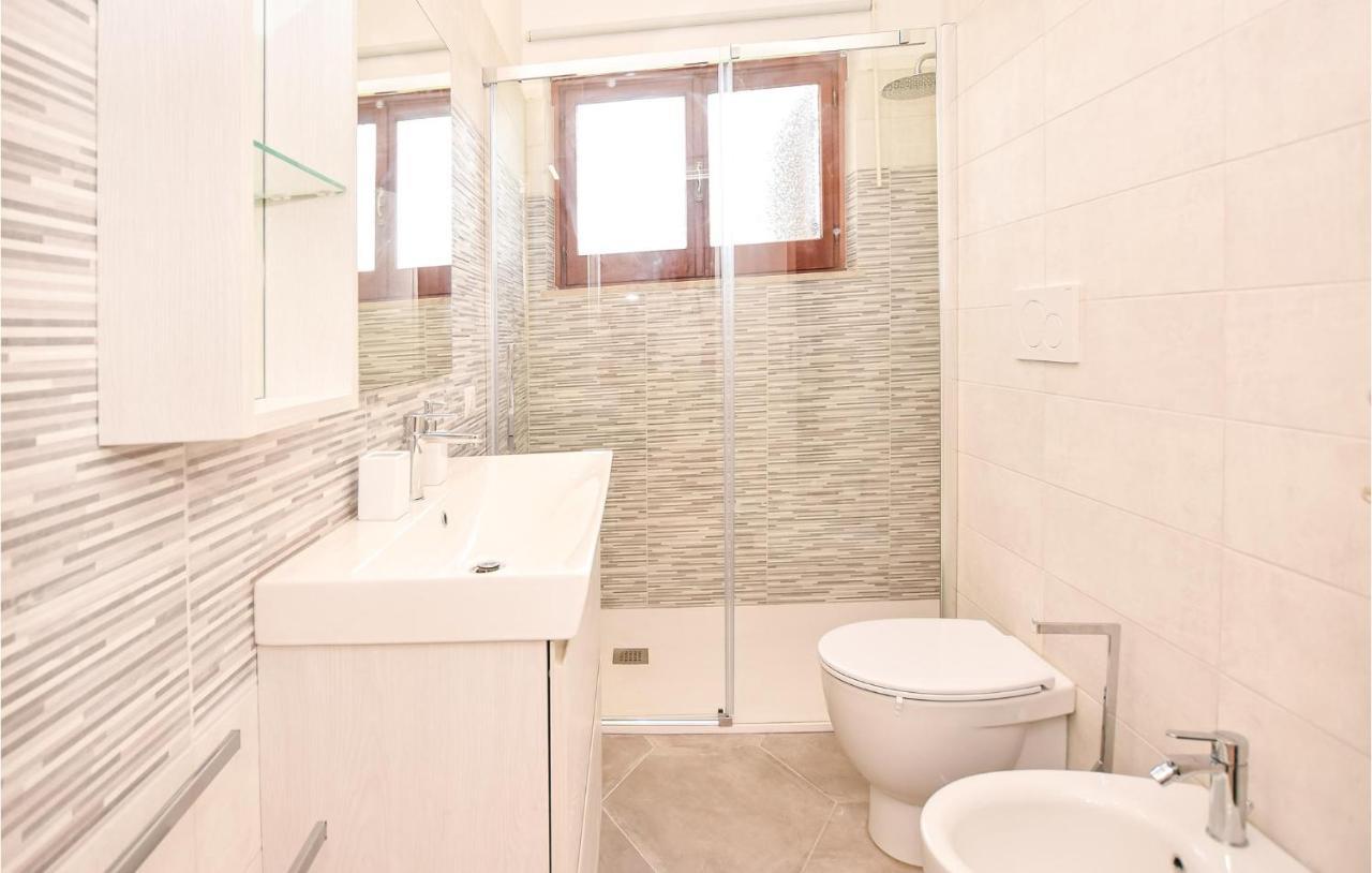 Cozy Home In Anguillara Sabazia With Kitchenette Екстериор снимка