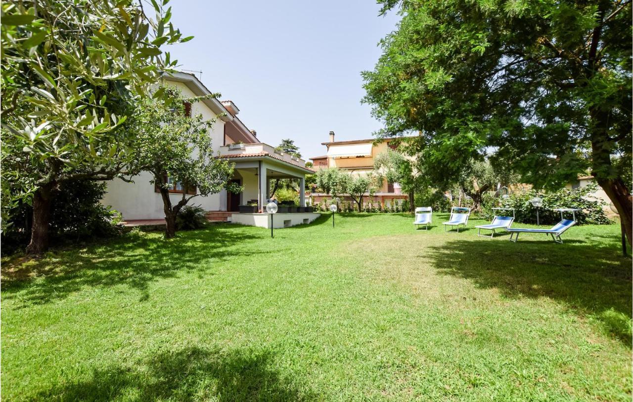 Cozy Home In Anguillara Sabazia With Kitchenette Екстериор снимка